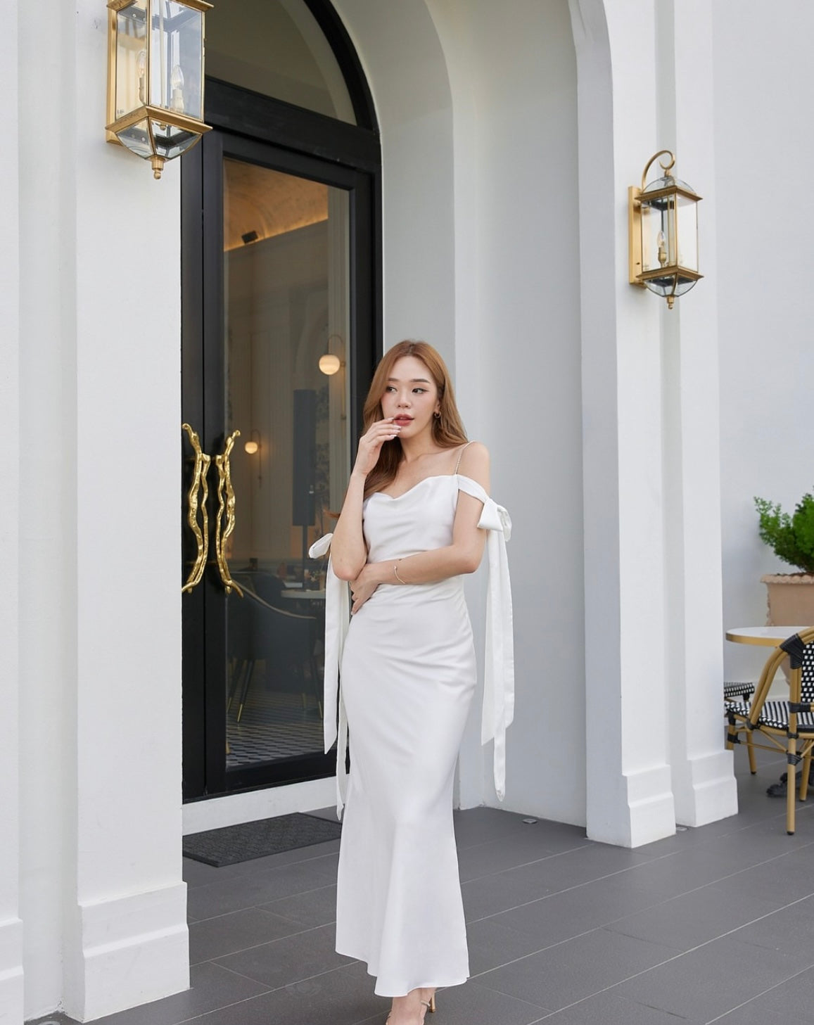 Pirunya Bow Off Shoulder Maxi White Dress